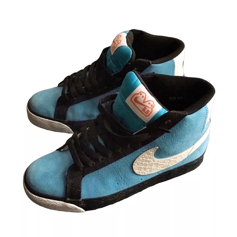 🚫SOLD🚫 rare women's Nike SB suede Blazers - Picture 2 of 6